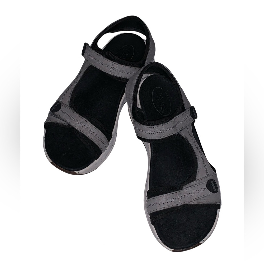 Taos Women’s Super Side Sandals Size 11